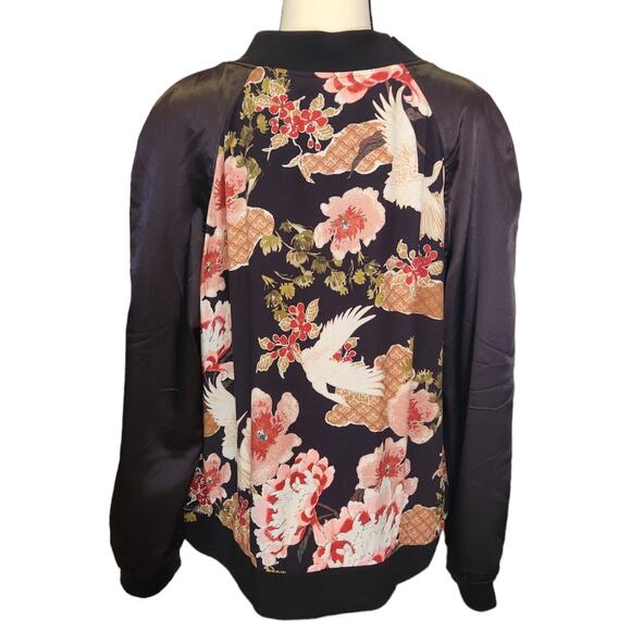 Monroe & Main Satin Floral Crane Bird Long Sleeve Bomber Jacket Plus Size 1X - Picture 2 of 5